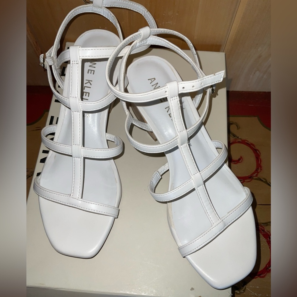 ANNE KLEIN summer sandal